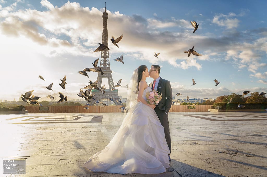 Wedding couple in Paris